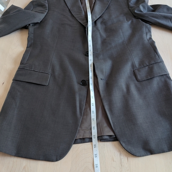 Hugo Boss Gray Sport Coat with Structured Silhouette - Picture 11 of 12